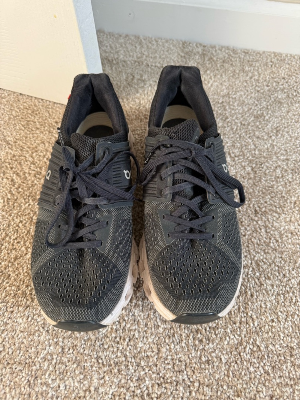 On Running Black Athletic Shoes - Picture 2 of 4